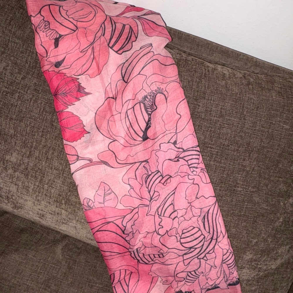 Victor and Rolf Authentic Scarf - Picture 3 of 4